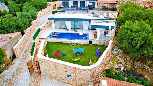 Villa Ada Kız